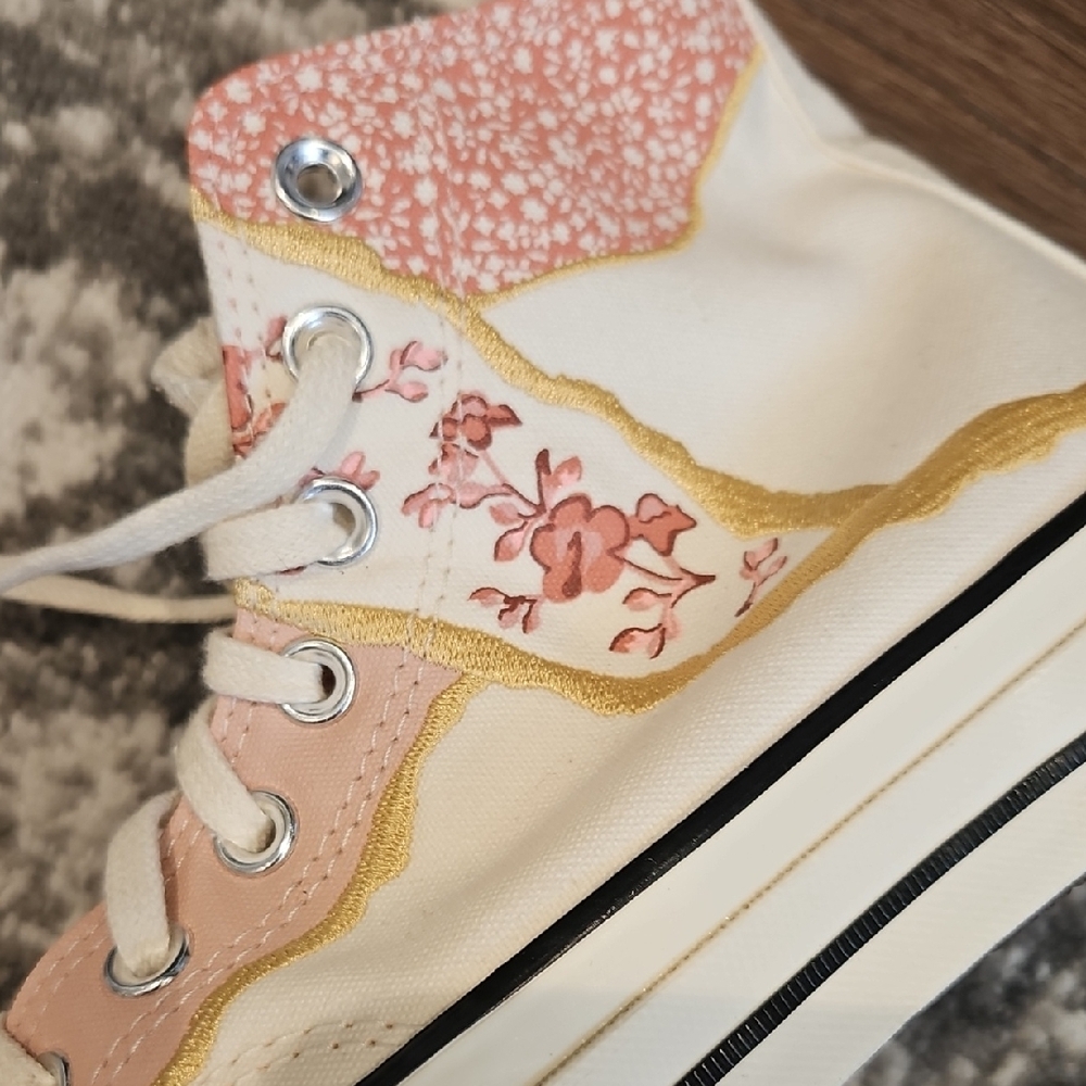 Converse Women's 70 CHUCK TAYLOR Metallic High Top Cream and Light Pink Floral - Picture 10 of 12